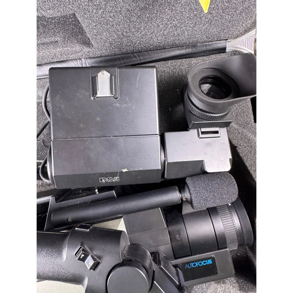 Vintage 1984 RCA Color Video Camera Autofocus with Electronic Viewfinder & Case